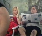 vidéo pub fast homme regarde journal annonce fast mais la femme croit mate mateur