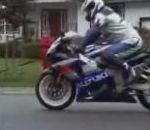vidéo publicité promener son chien en moto suzuki gsxr