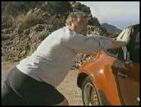 vidéo publicité japp jogging pousse voiture décapotable dans la falaise