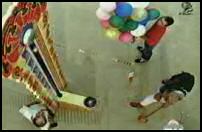 vidéo publicité japp fête foraine pétanque chien yorkshire écrasé par boule