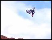 vidéo chute acciden moto formule1 voiture nascar