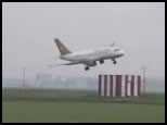 vidéo atterrissage difficile avion de ligne