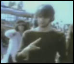 vidéo publicité pub heineken naissance phénomène peace paix sign signe